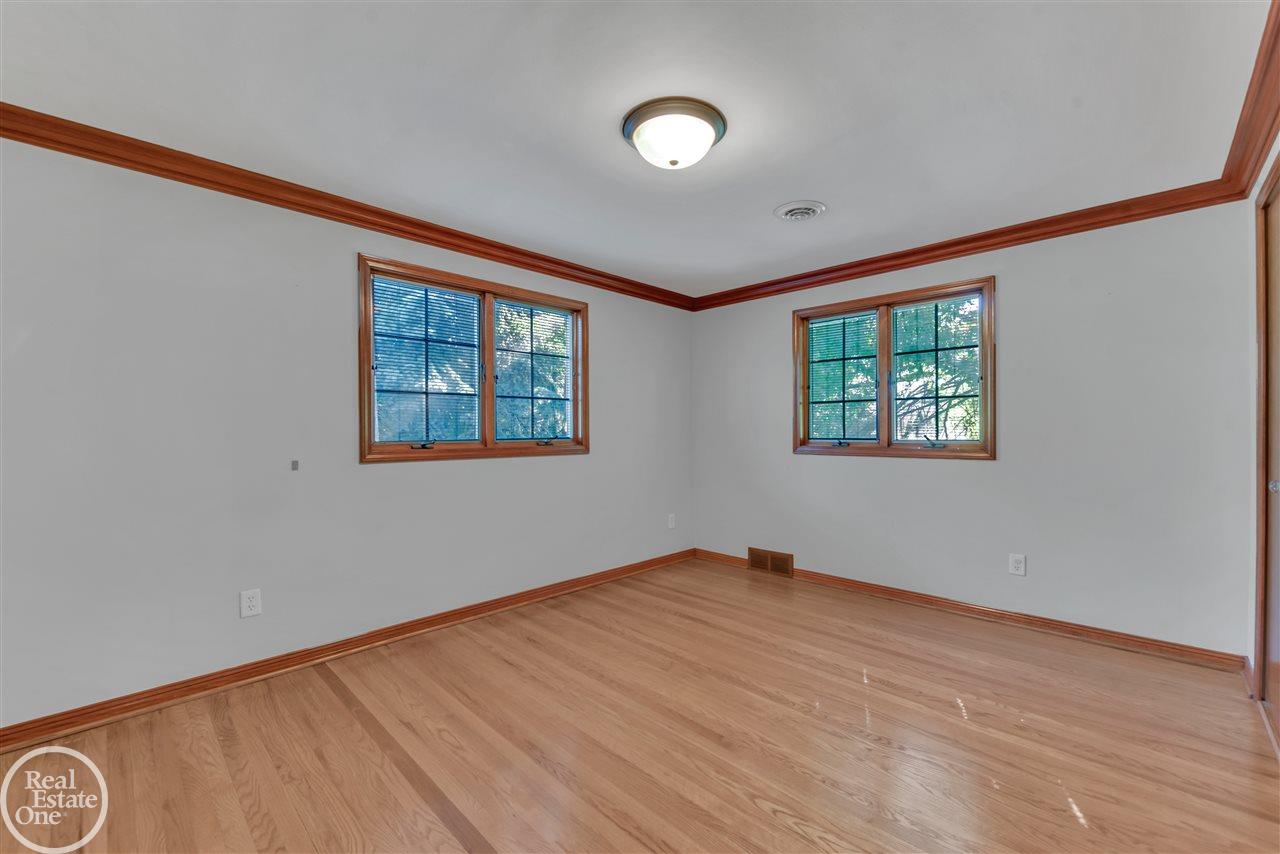 747 Ballantyne Road Grosse Pointe Shores, MI 48236 - Photo 30 of 46