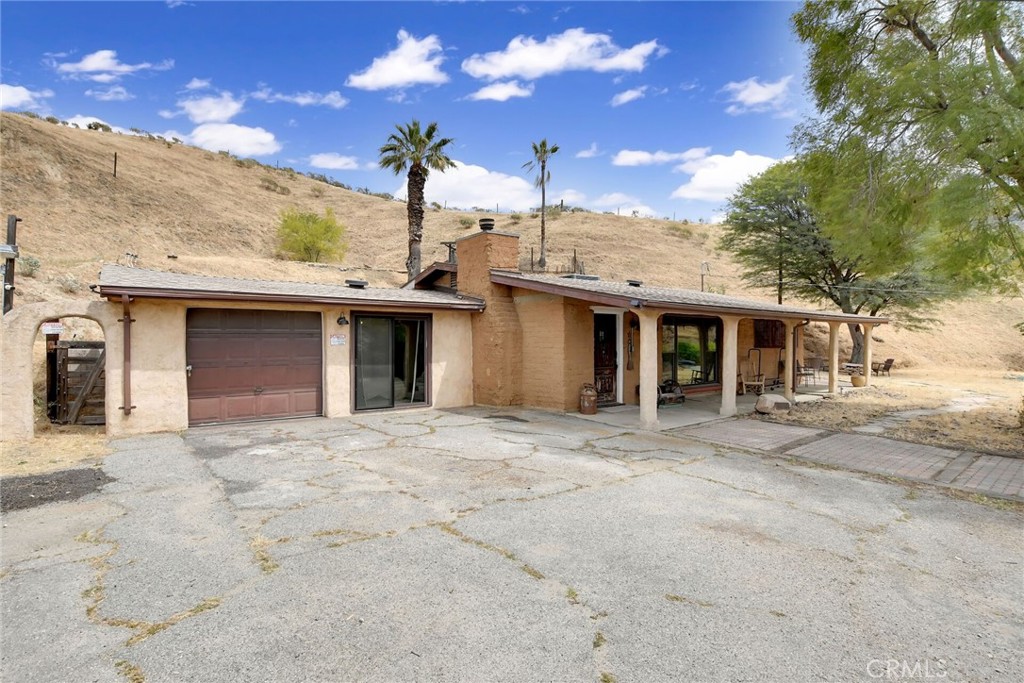 House 1 Adobe 1800 sq ft