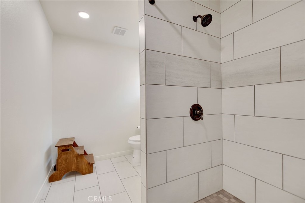 7530 Reche Canyon Road Colton, CA 92324 - Photo 21 of 48 House one primary bathrrom