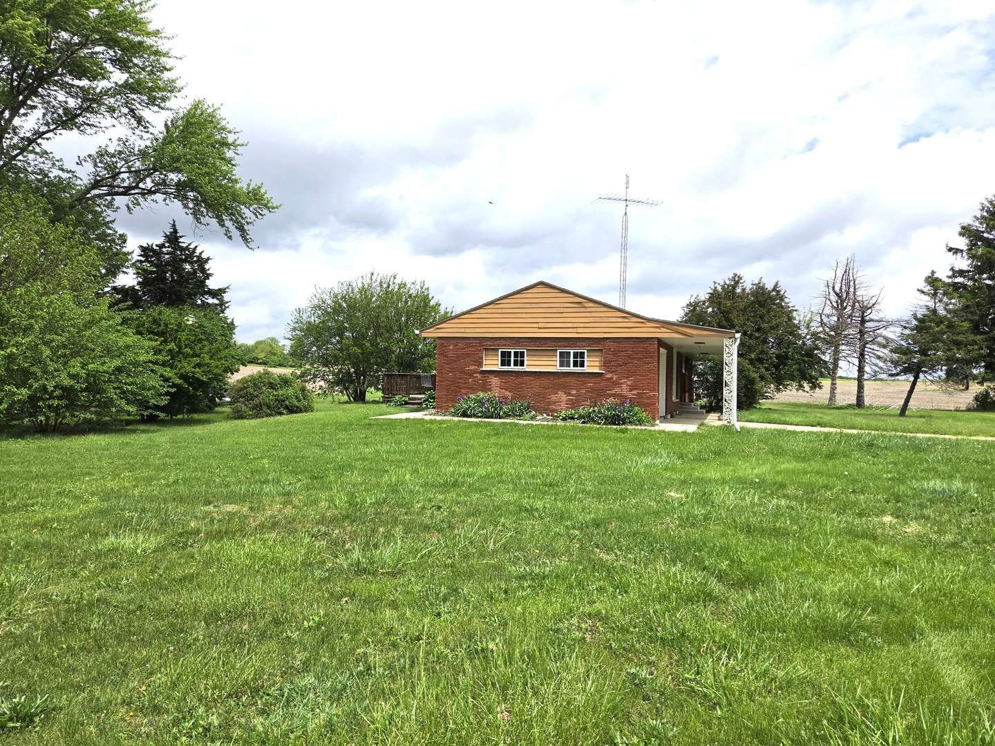 2335 North 30th Road Marseilles, IL 61341 - Photo 4 of 25
