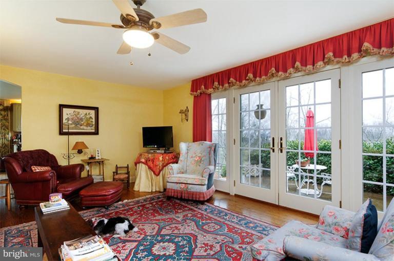 39766 Thomas Mill Road Leesburg, VA 20175 - Photo 13 of 30 Family Room