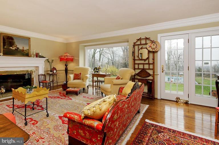 39766 Thomas Mill Road Leesburg, VA 20175 - Photo 15 of 30 Living Room