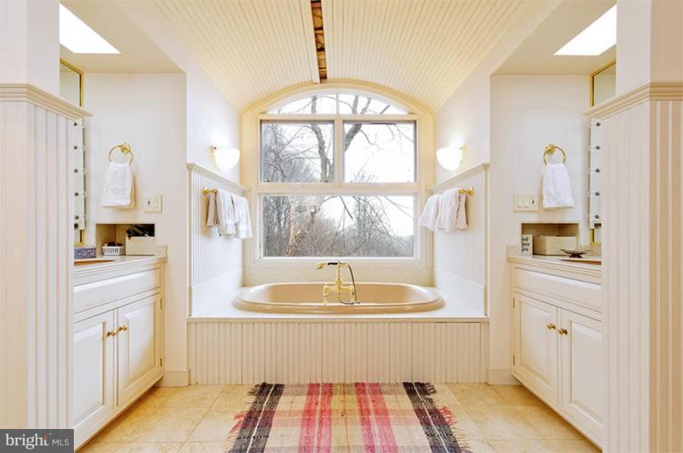 39766 Thomas Mill Road Leesburg, VA 20175 - Photo 16 of 30 Master Bath