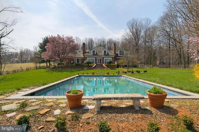 39766 Thomas Mill Road Leesburg, VA 20175 - Photo 17 of 30 Swimming Pool