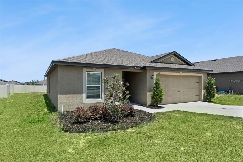 1740 Canaan Loop Dundee, FL 33838 - Photo 3 of 37