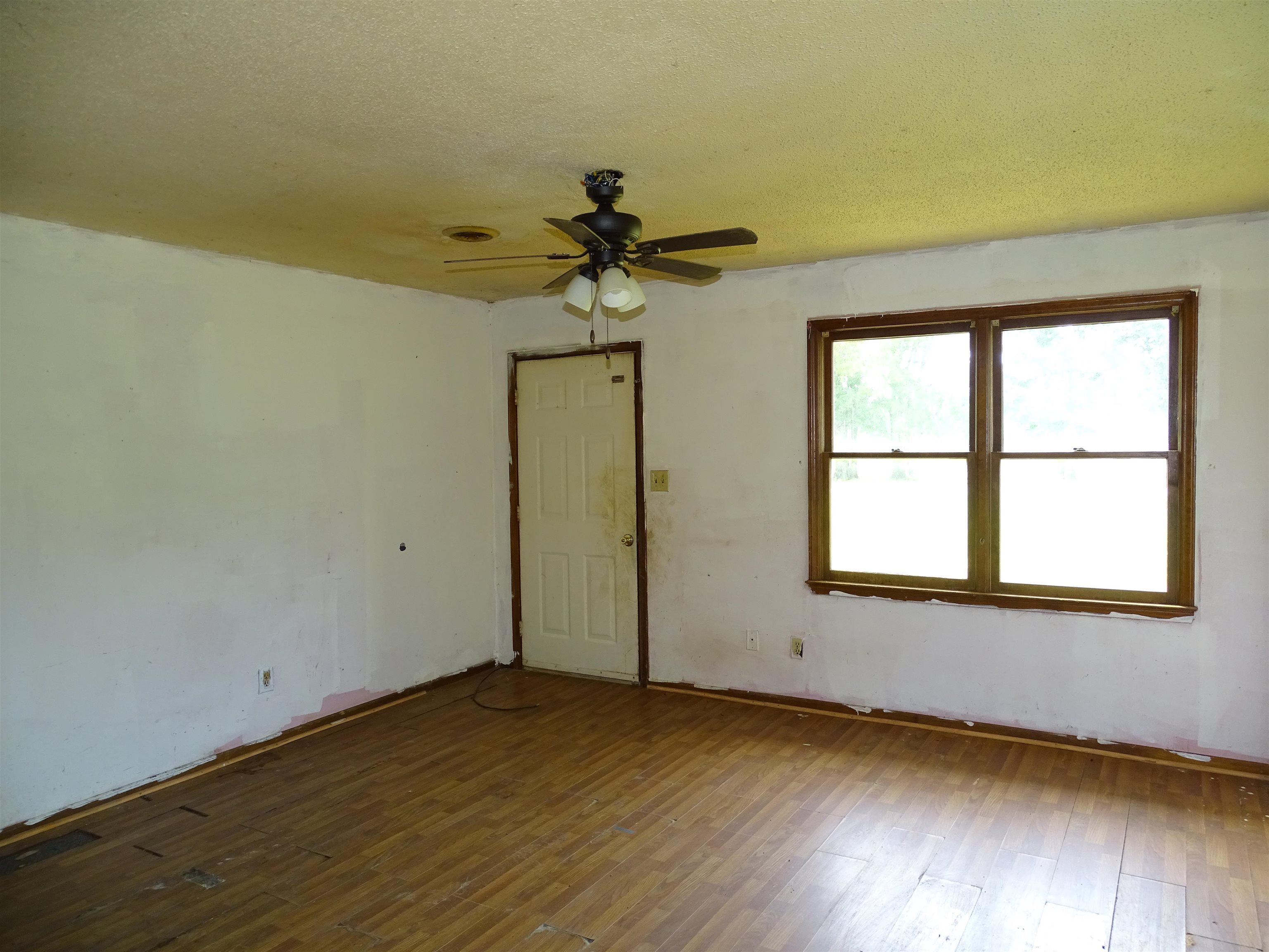 218 Wingo Road Wellford, SC 29385 - Photo 3 of 11 Gallery Image 3