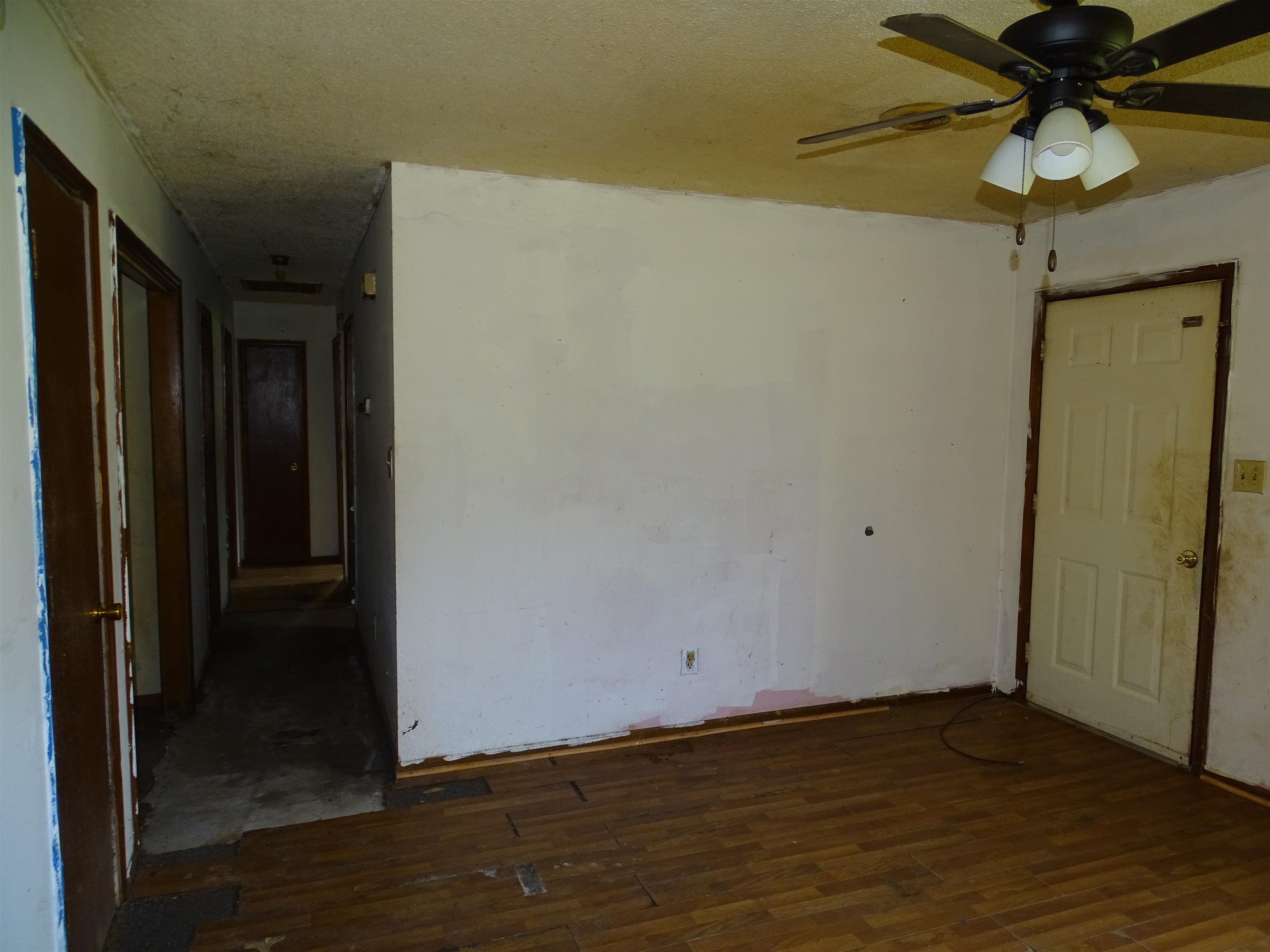 218 Wingo Road Wellford, SC 29385 - Photo 4 of 11 Gallery Image 4