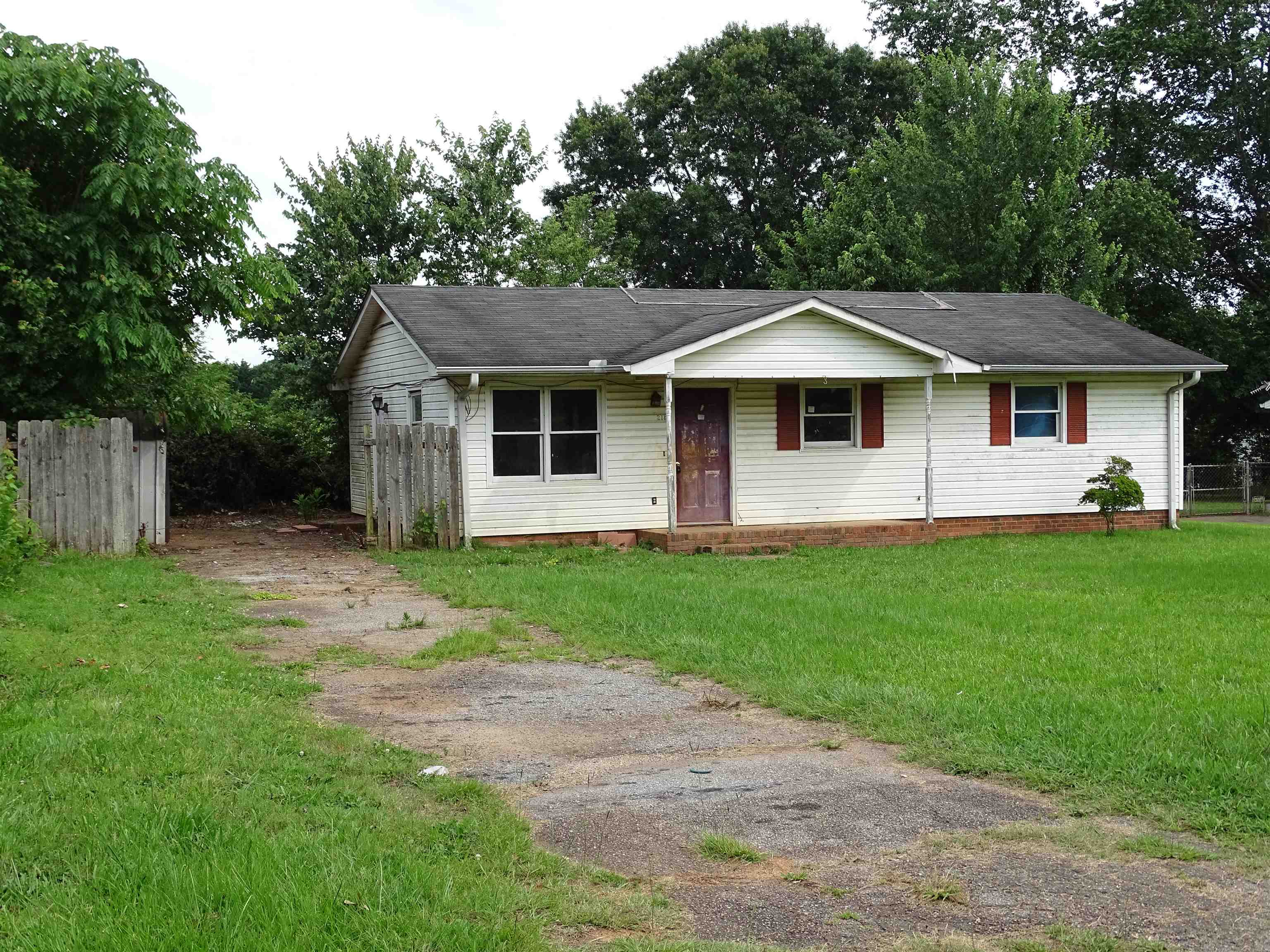 218 Wingo Road Wellford, SC 29385 - Photo 10 of 11 Gallery Image 10