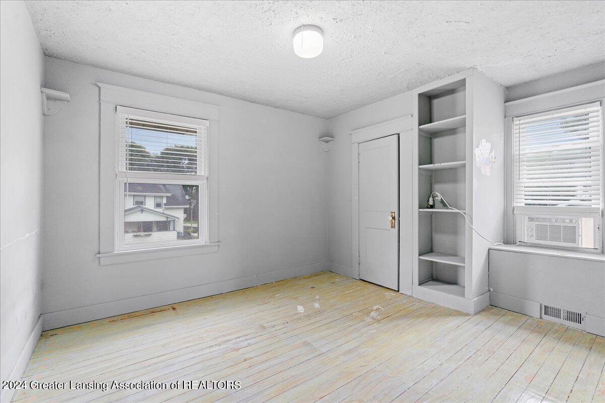 2232 Strathmore Road Lansing, MI 48910 - Photo 16 of 32 27-Media Jett - 27