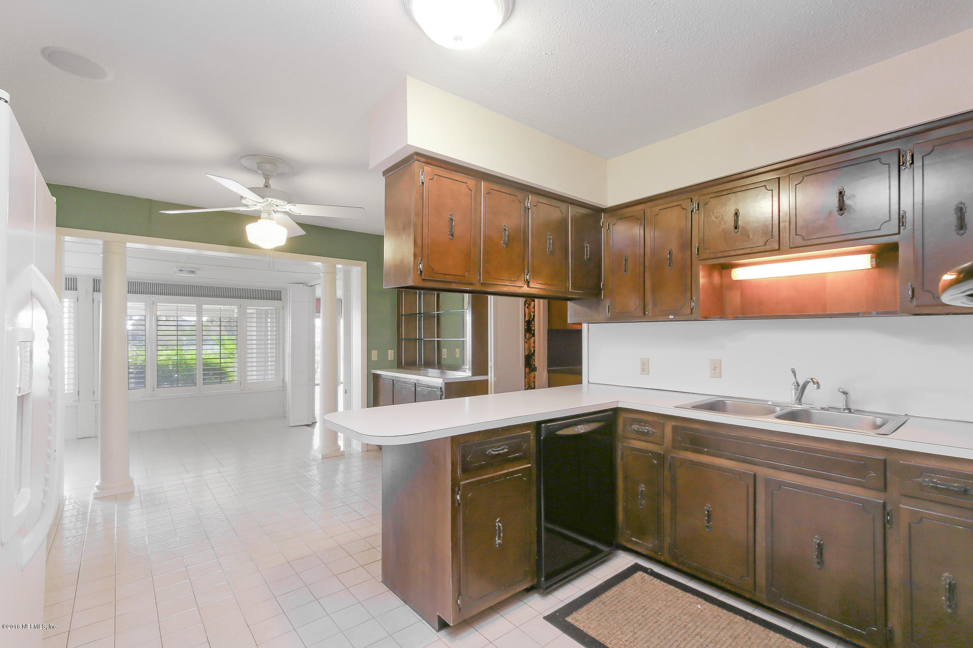525 Lake Road Ponte Vedra Beach, FL 32082 - Photo 8 of 29 525 Lake Rd Int - WebSized-23