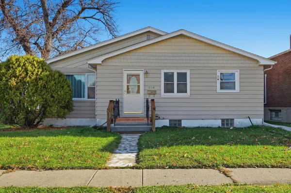 $181,500 | 316 5th Street North, Wahpeton, ND 58075