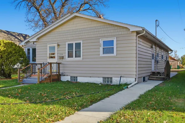 $179,500 | 316 5th Street North, Wahpeton, ND 58075
