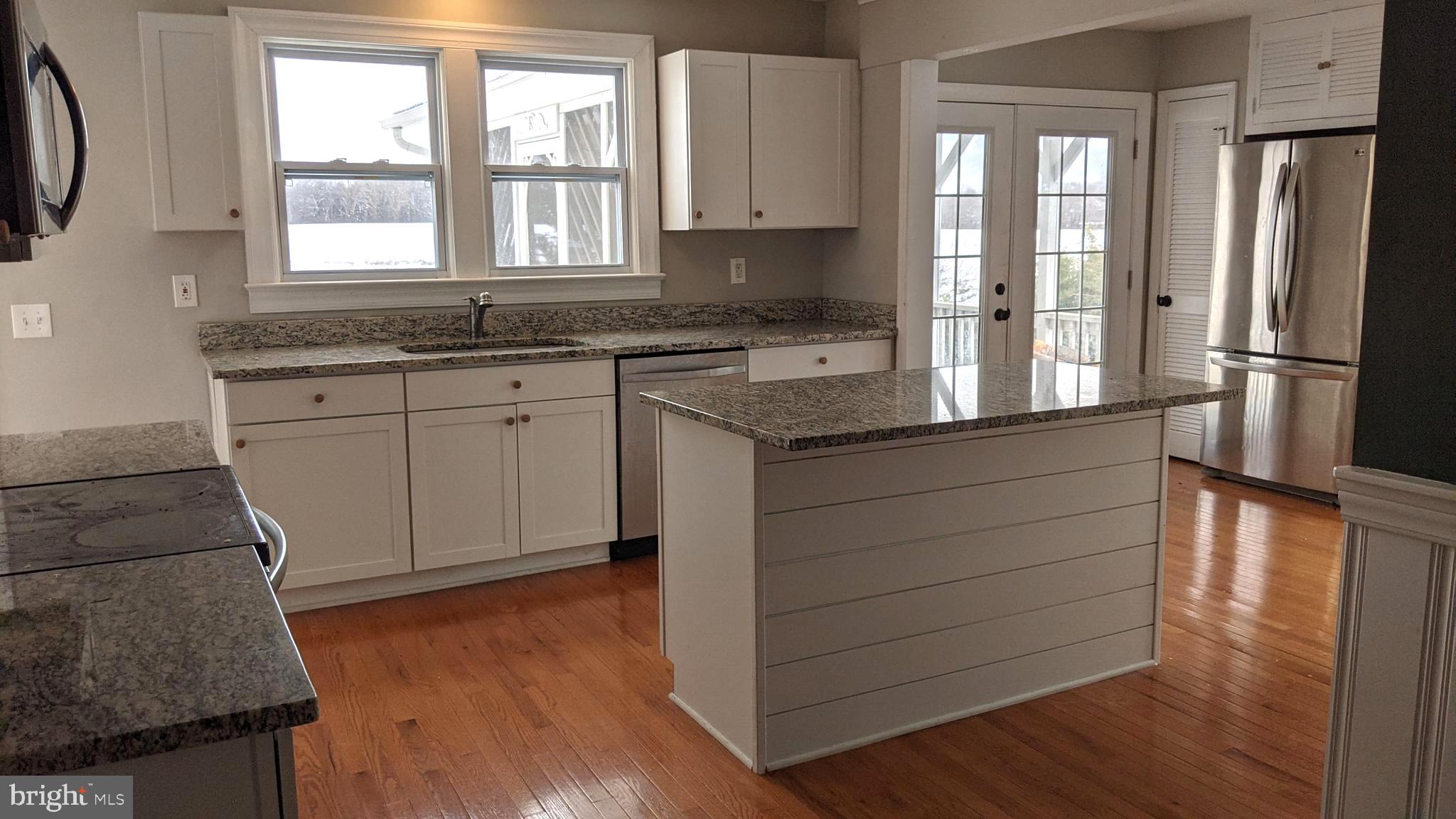 31206 Old Plank Road Locust Grove, VA 22508 - Photo 8 of 14 Kitchen w/island