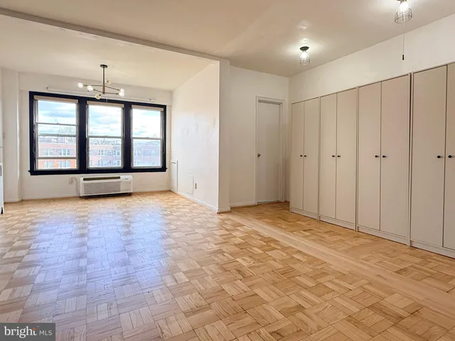 $2,500 | 2500 Q Street Northwest, Unit 529, Washington, DC 20007