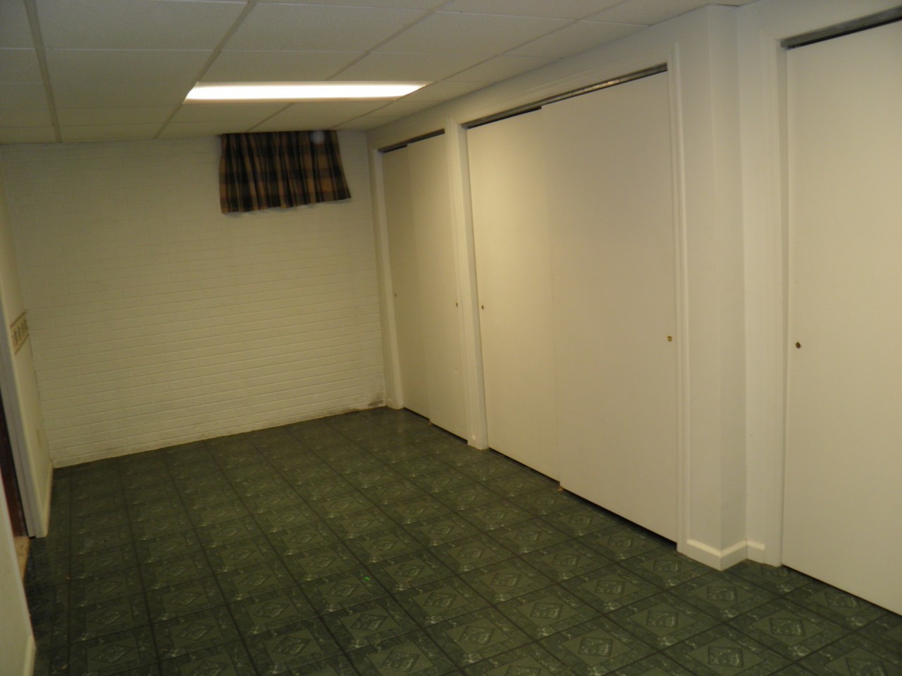 2264 Ridgeview Drive Muscatine, IA 52761 - Photo 22 of 33 a view of an empty room