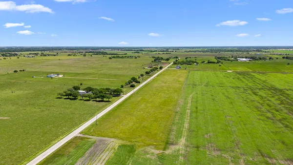 a view of an swimming pool and an outdoor space