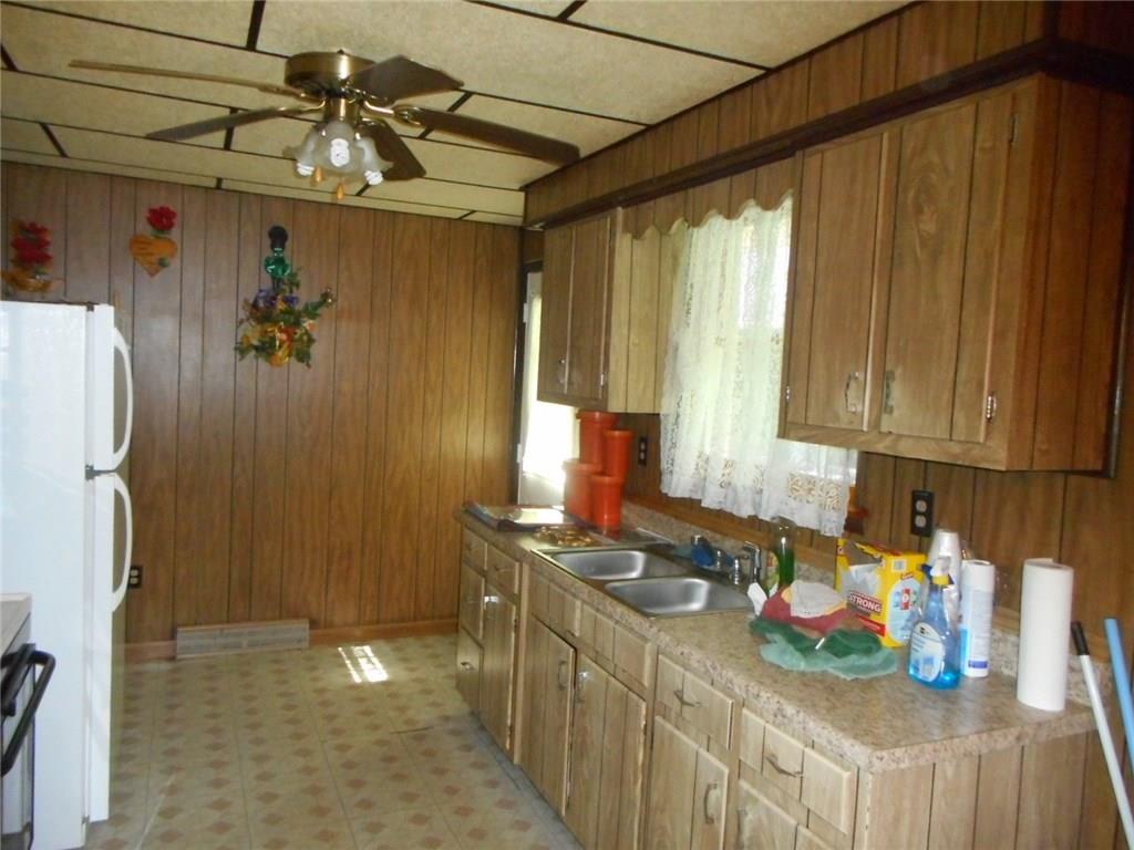 711 Braznell Road Grindstone, PA 15442 - Photo 4 of 18