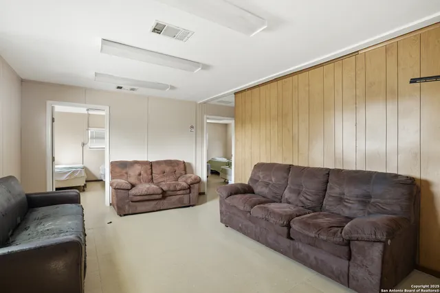 $450,000 | 298 Highway 239, Kenedy, TX 78119