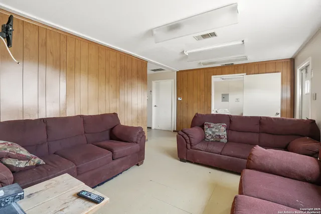 $450,000 | 298 Highway 239, Kenedy, TX 78119