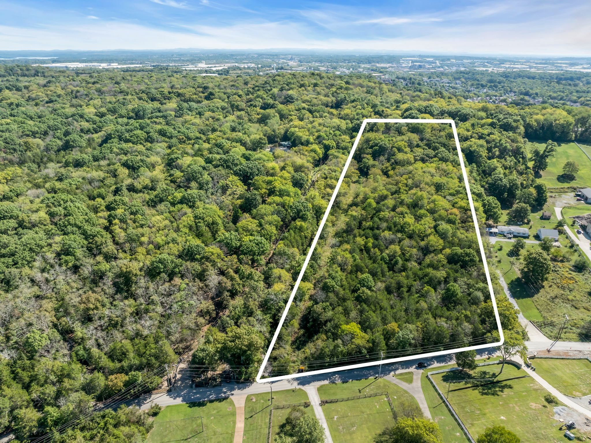 5882 Cane Ridge Road Antioch, TN 37013 - Photo 5 of 17 a view of a yard