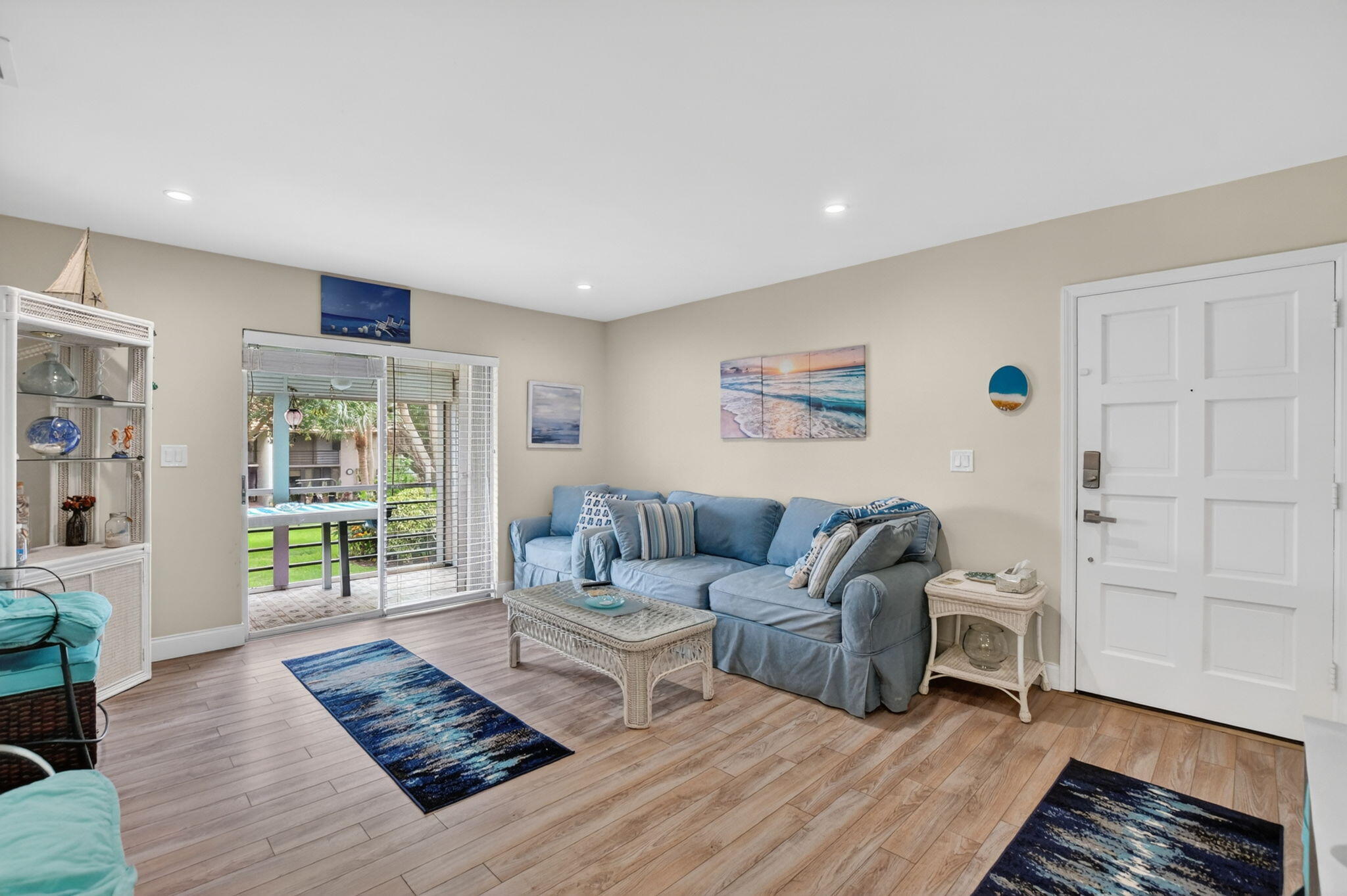 1050 Northwest 13th Street, Unit 281D Boca Raton, FL 33486 - Photo 8 of 27 Living Room