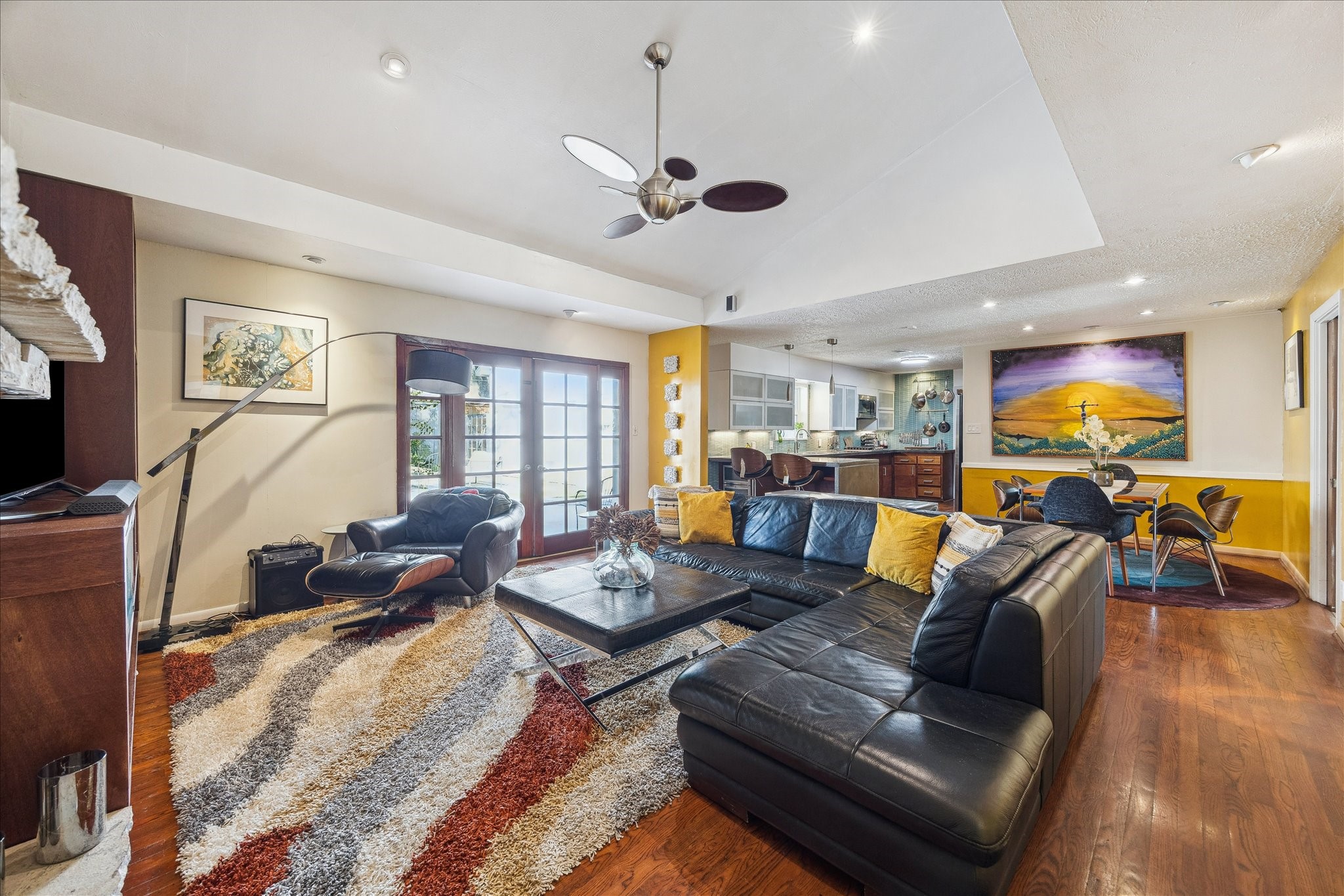 10102 Knoboak Drive Houston, TX 77080 - Photo 9 of 39 a living room with furniture kitchen view and a large window
