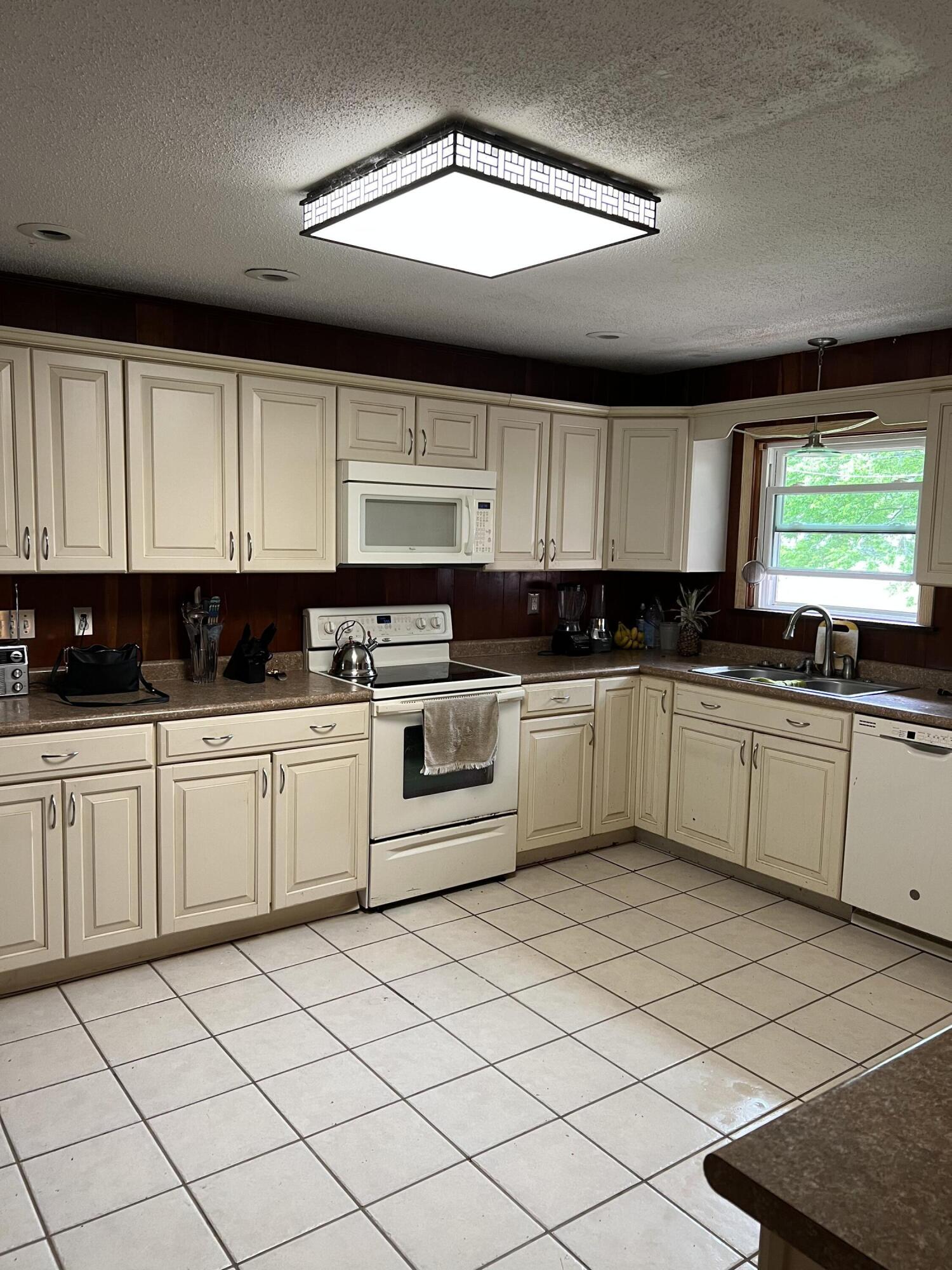 207 Dunbar Road Chuckey, TN 37641 - Photo 22 of 42 63C3A9DE-590C-406B-8CE7-3BBEADBDF953