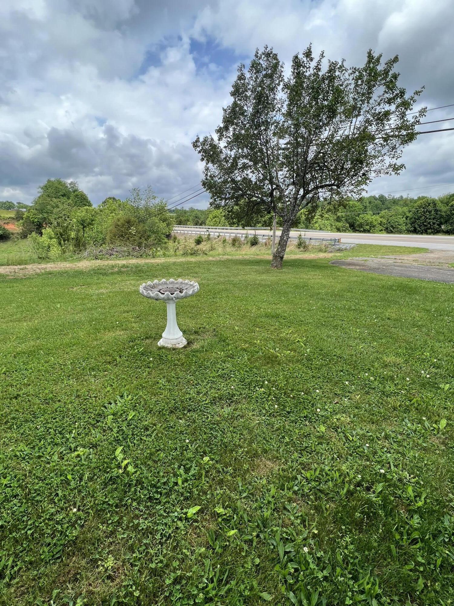 207 Dunbar Road Chuckey, TN 37641 - Photo 5 of 42 2467A199-04CD-4F77-B4F7-DC226B519C20