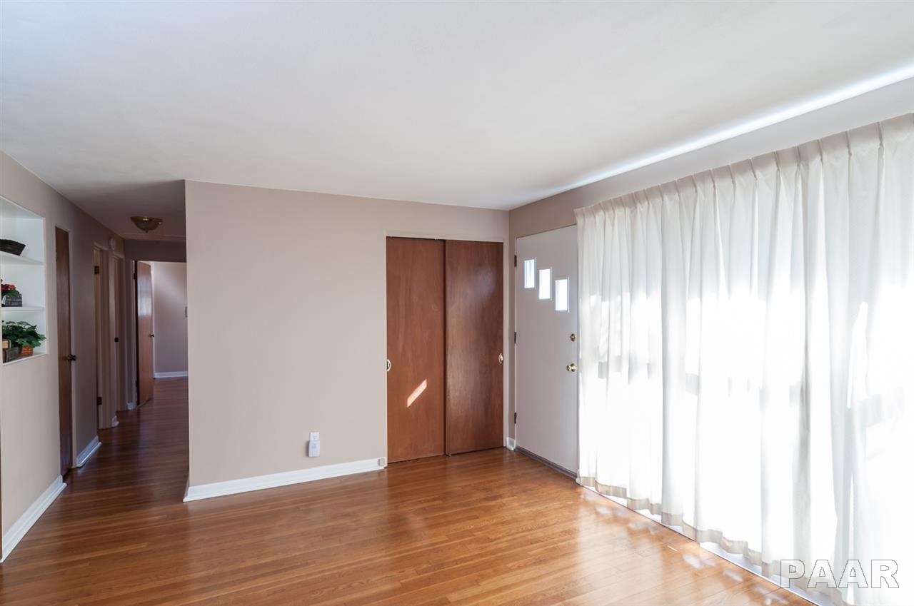 2730 West Overhill Road Peoria, IL 61615 - Photo 8 of 36 Gallery Image 8