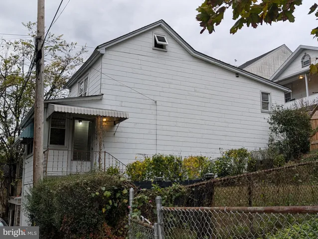 $99,000 | 239 Sycamore Street, Tamaqua, PA 18252