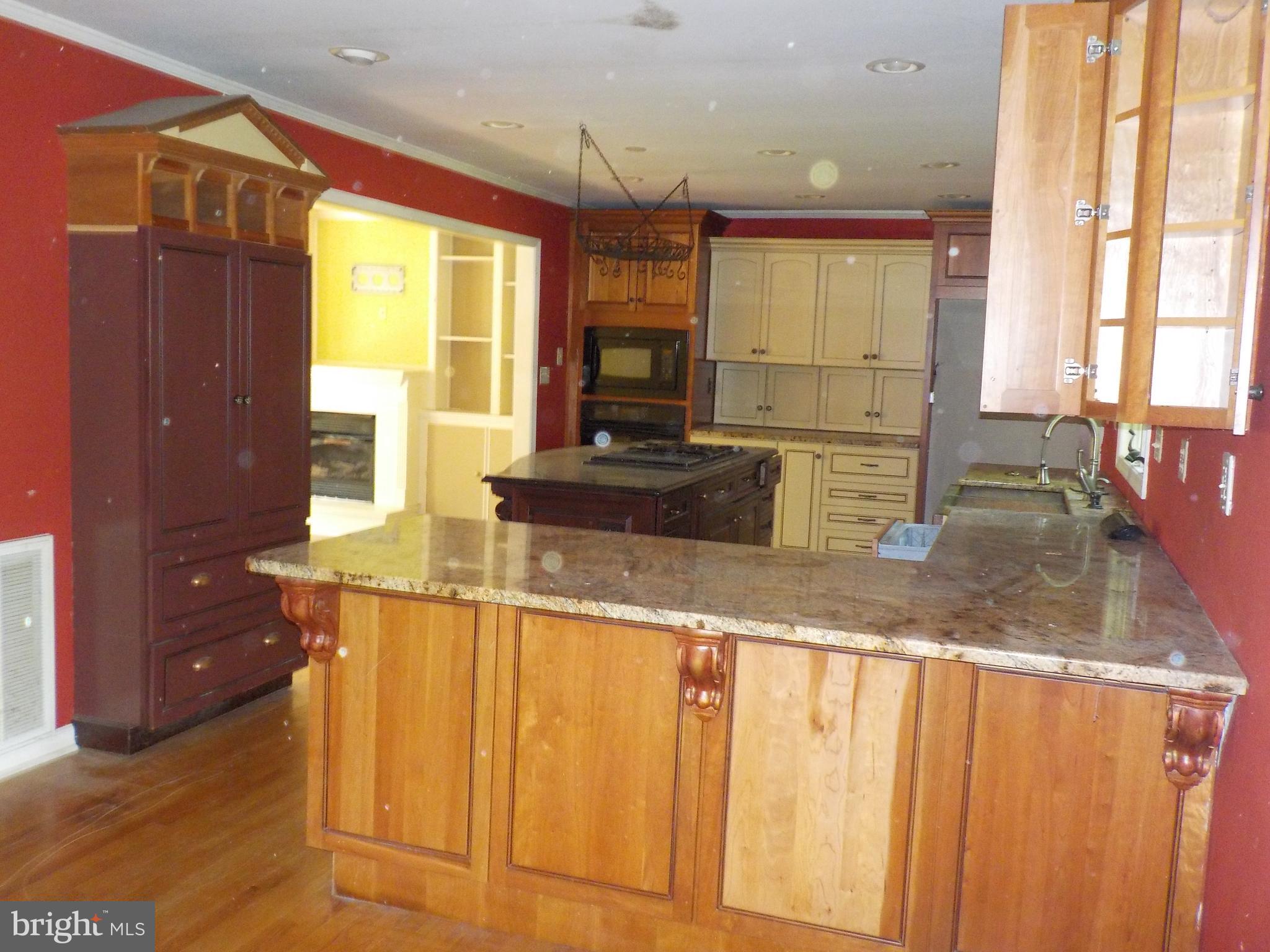 5448 Tates Bank Road Cambridge, MD 21613 - Photo 2 of 41 Kitchen with center Island