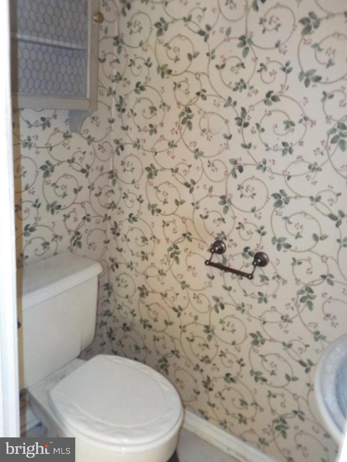 5448 Tates Bank Road Cambridge, MD 21613 - Photo 15 of 41 1st floor half bath