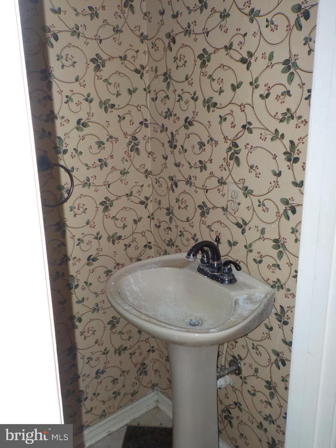 5448 Tates Bank Road Cambridge, MD 21613 - Photo 16 of 41 1st fl half bath