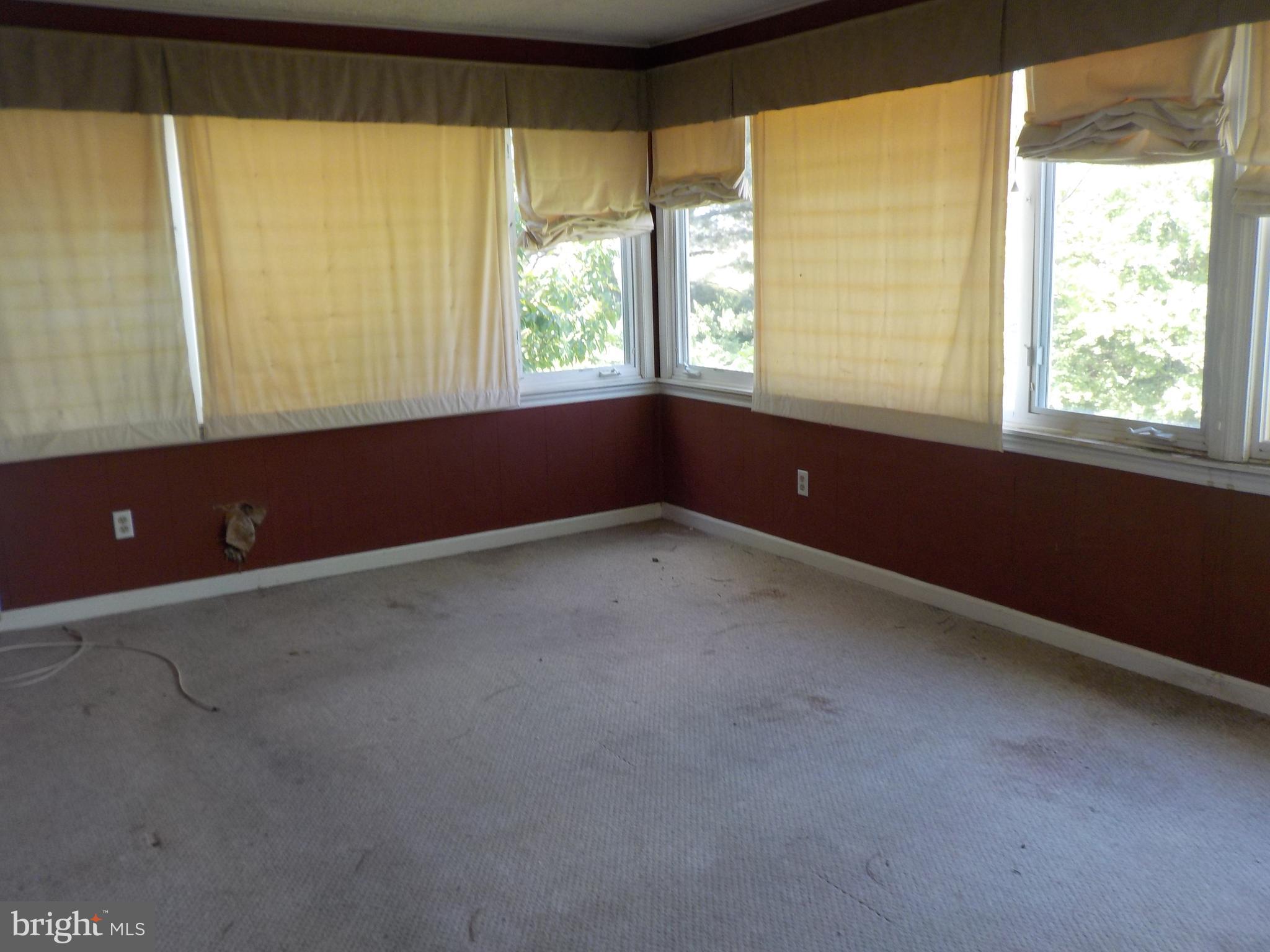 5448 Tates Bank Road Cambridge, MD 21613 - Photo 25 of 41 Master bedroom porch