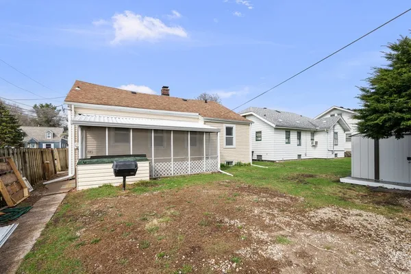 $139,900 | 3516 18th Avenue, Rock Island, IL 61201
