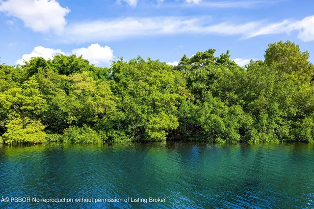 $8,990,000 | 853 Harbour Isles Drive, North Palm Beach, FL 33410