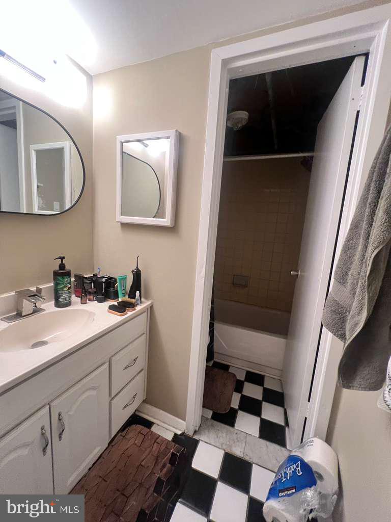 1836 Metzerott Road, Unit 904 Hyattsville, MD 20783 - Photo 15 of 22