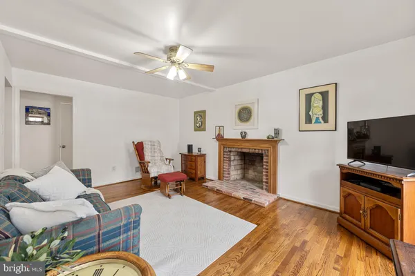 $849,990 | 8805 Aquary Court, Springfield, VA 22153