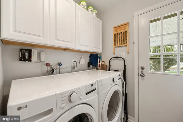 $849,990 | 8805 Aquary Court, Springfield, VA 22153