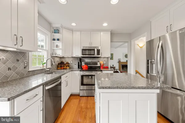 $849,990 | 8805 Aquary Court, Springfield, VA 22153