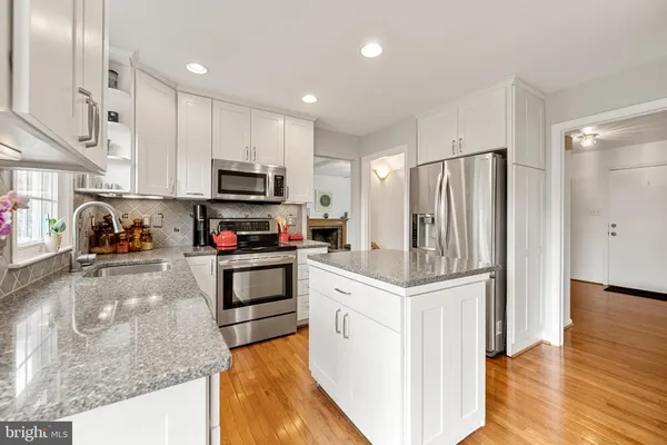 $849,990 | 8805 Aquary Court, Springfield, VA 22153