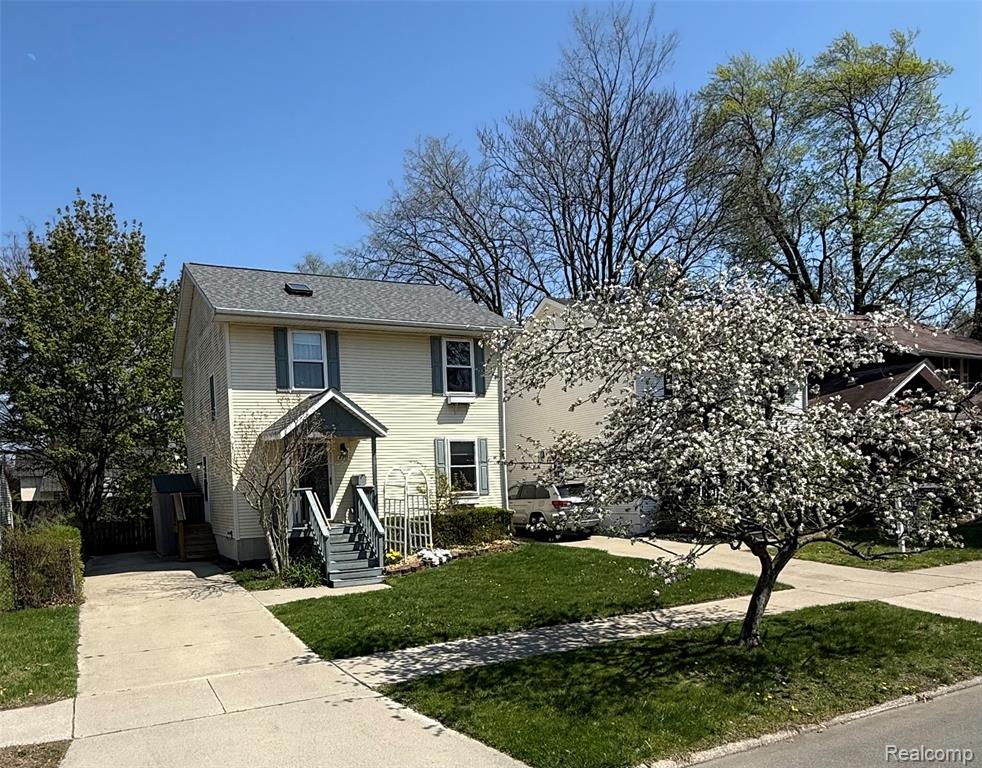420 Stratford Road Ferndale, MI 48220 - Photo 1 of 13
