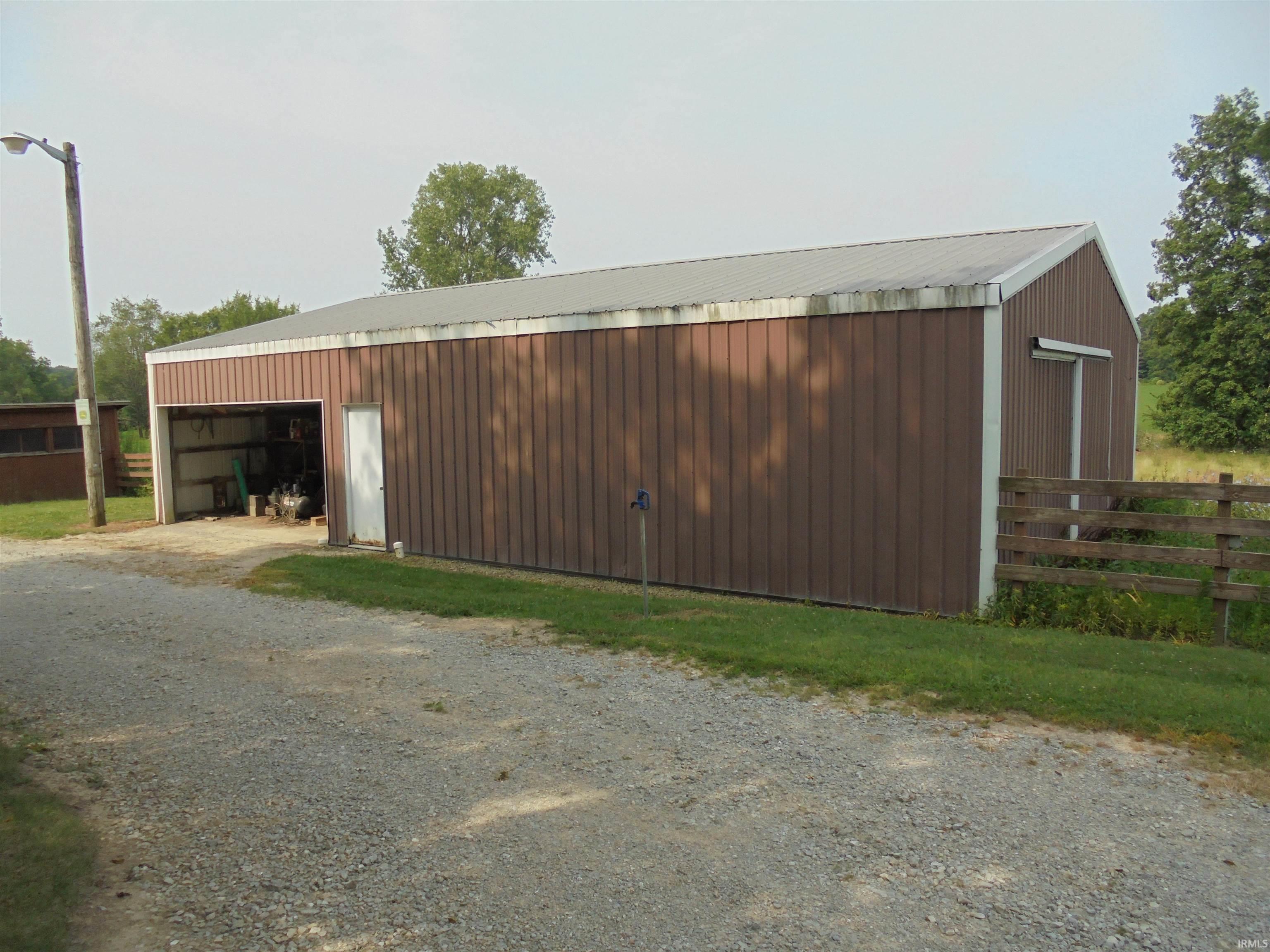 11570 Maudlin Road Hagerstown, IN 47346 - Photo 4 of 32 Gallery Image 4