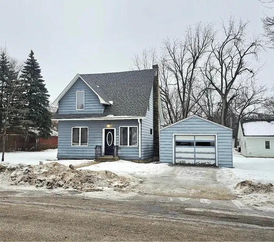 $99,000 | 204 East 1st Street, Morris, MN 56267