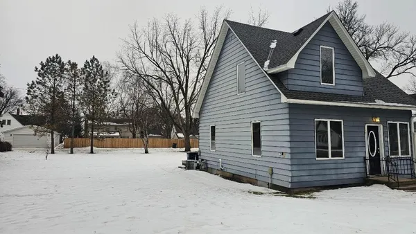 $89,900 | 204 East 1st Street, Morris, MN 56267