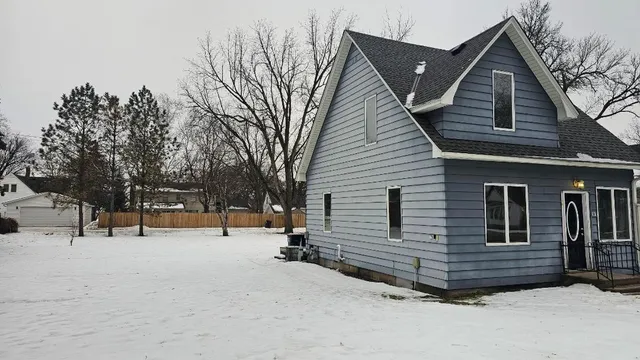 $99,000 | 204 East 1st Street, Morris, MN 56267