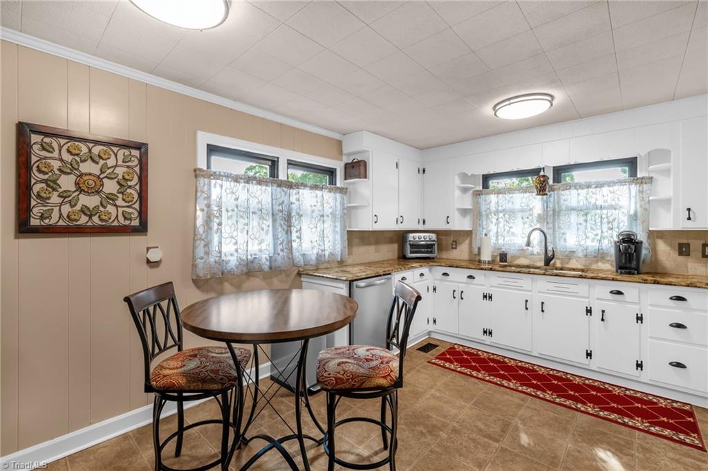900 Friendly Road Eden, NC 27288 - Photo 11 of 30 Gallery Image 11