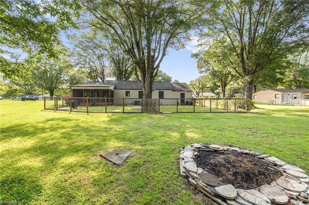 900 Friendly Road Eden, NC 27288 - Photo 27 of 30 Gallery Image 27