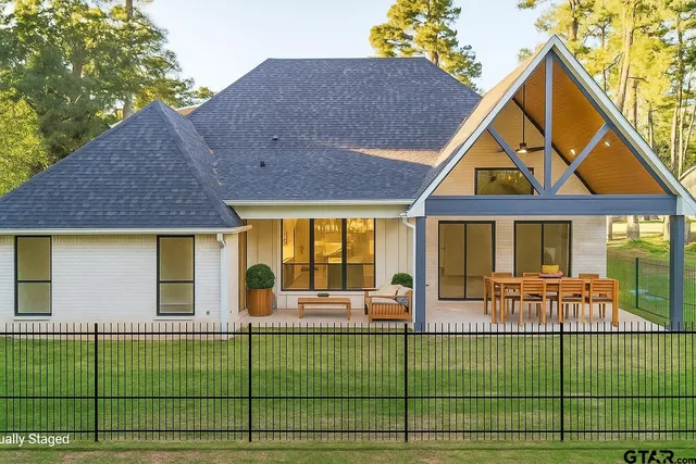 $825,000 | 221 Brookside Drive, Hideaway, TX 75771