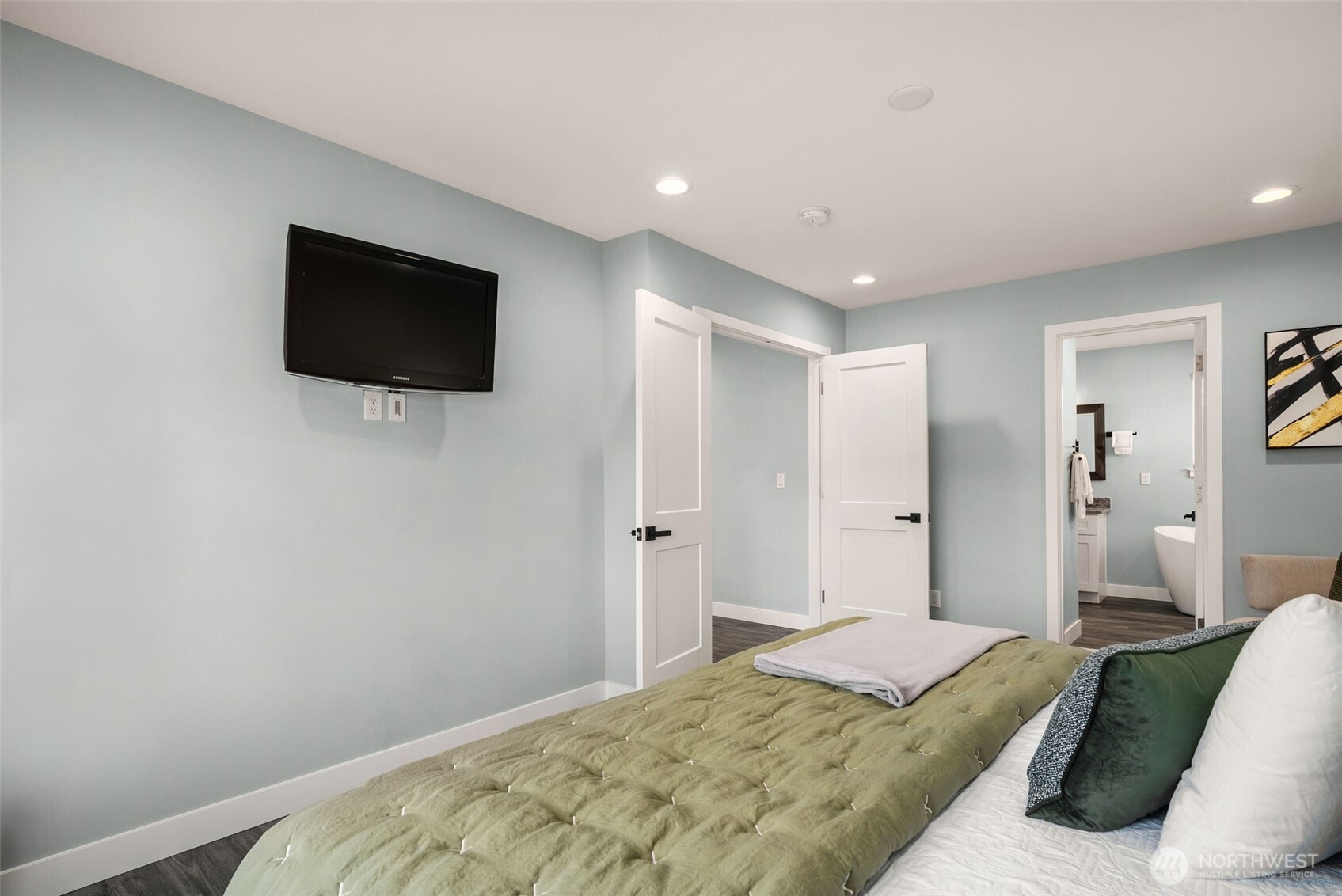 20121 Bartlett Road Bothell, WA 98012 - Photo 21 of 36